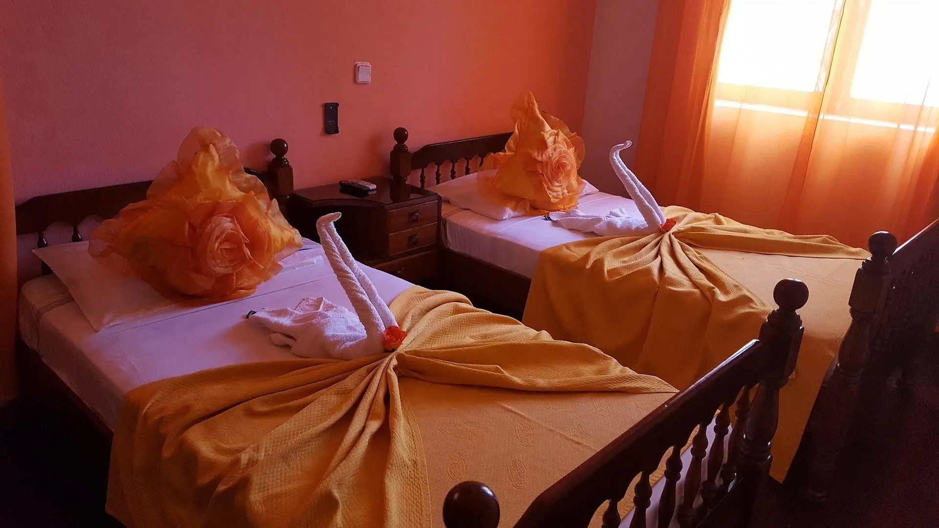 Chez Loutcha Residencial Hotel Mindelo 2*,