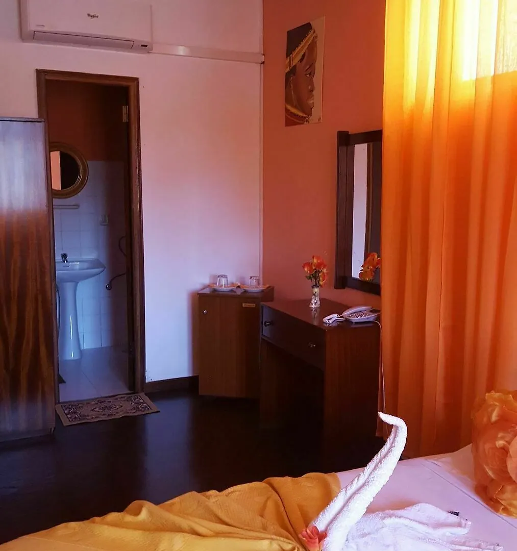 Chez Loutcha Residencial Hotel Mindelo